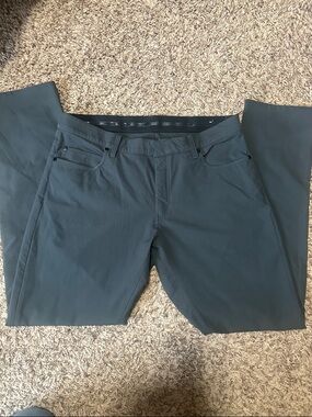 Nike Men's Dark Grey Dri-Fit Slim Fit Pants